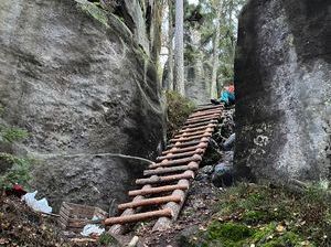 Horolezecká brigáda v Adršpachu - aneb doktorem a dřevorubcem v jednom